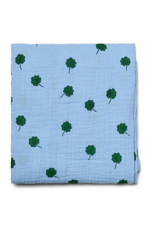 Große Musselintücher mit lichtblauem Kleeblattmuster