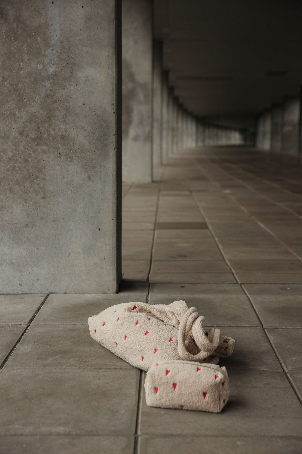 Classic Teddy Geschenkset Ecru Herzen