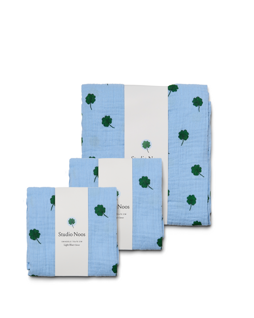 Musselintücher Geschenkset mit hellblauem Kleeblattmuster