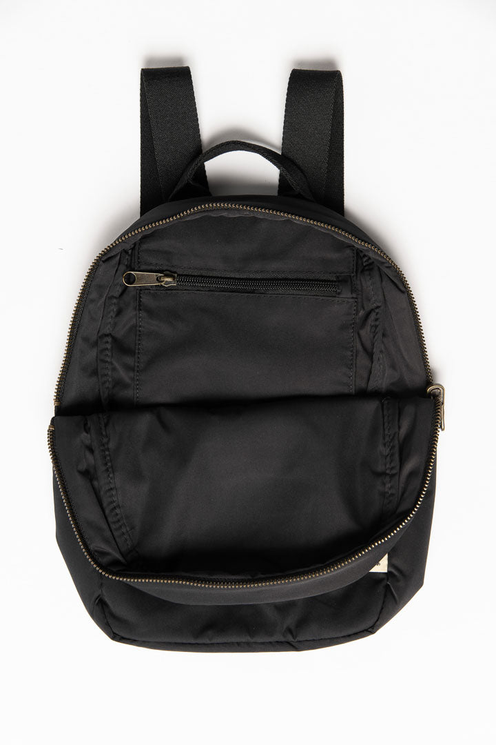 Schwarzer wattierter Mini-Rucksack