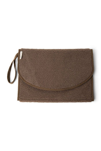 Braune Teddy Wickelunterlage