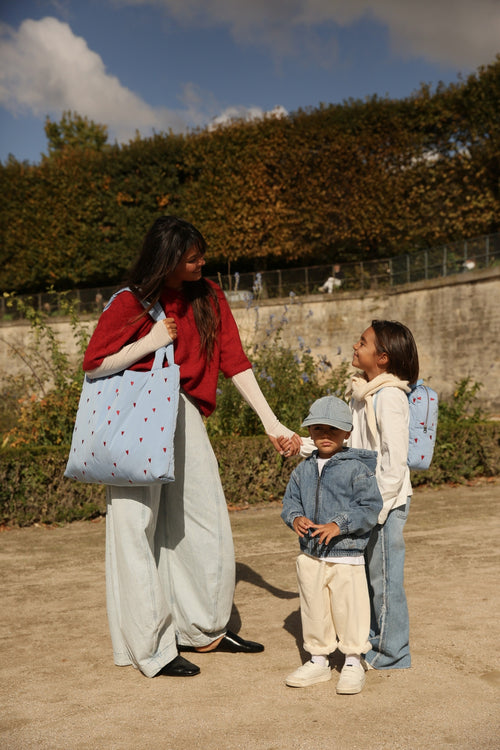Hellblaue Puffy Mom-Bag mit Herzen