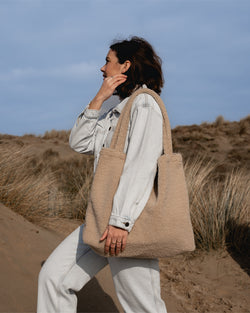 Wollweiße Teddy Mom Bag