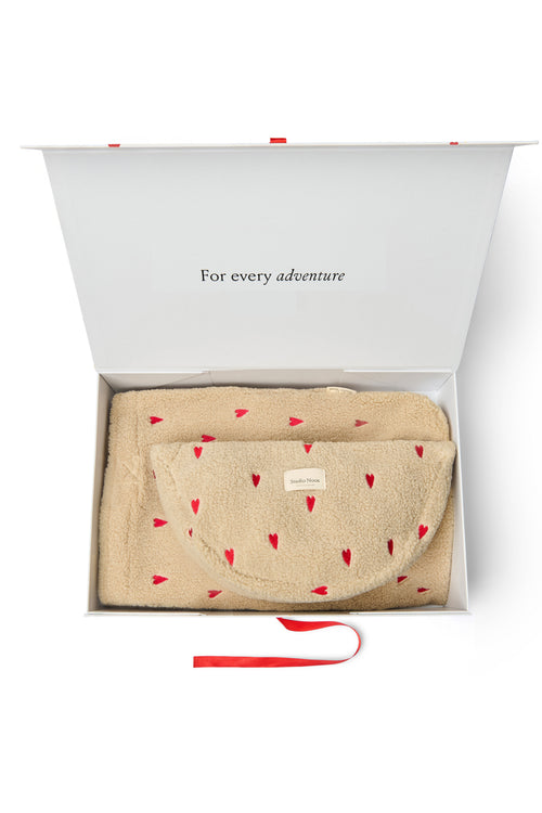 Essentials Teddy Geschenkset Ecru Herzen