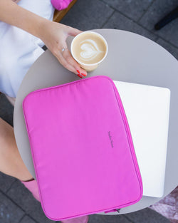 Pinke wattierte Laptop-Tasche
