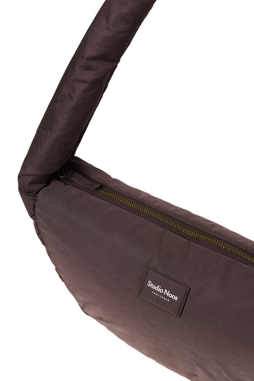 Braune Puffy Mini-Umhängetasche