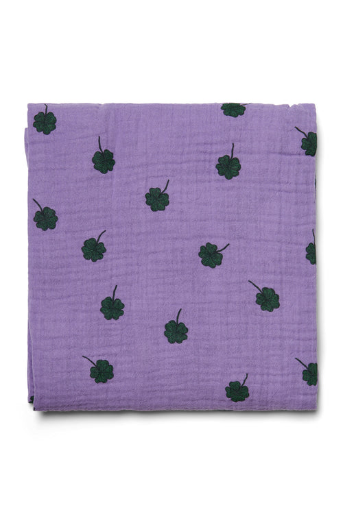 Große Musselintücher mit lilafarbenem Kleeblattmuster