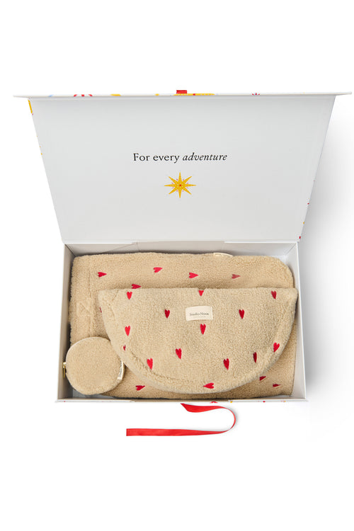 Essentials Teddy Gift Set | Ecru Hearts