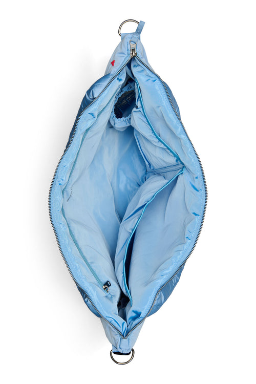 Hellblaue Puffy-Wickeltasche mit Herzen