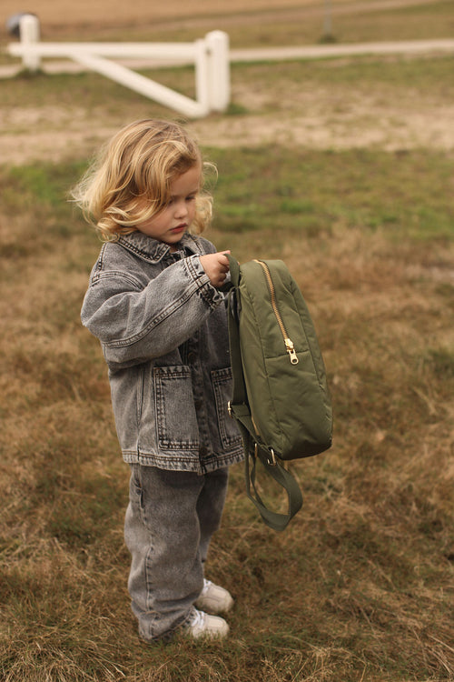 Grüner wattierter Mini-Rucksack